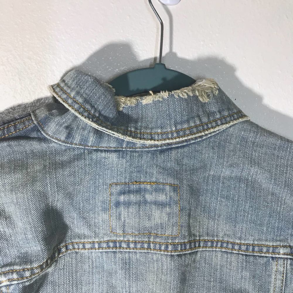 Levi's Jeans Button Front Crop Denim Jacket - Picture 7 of 10